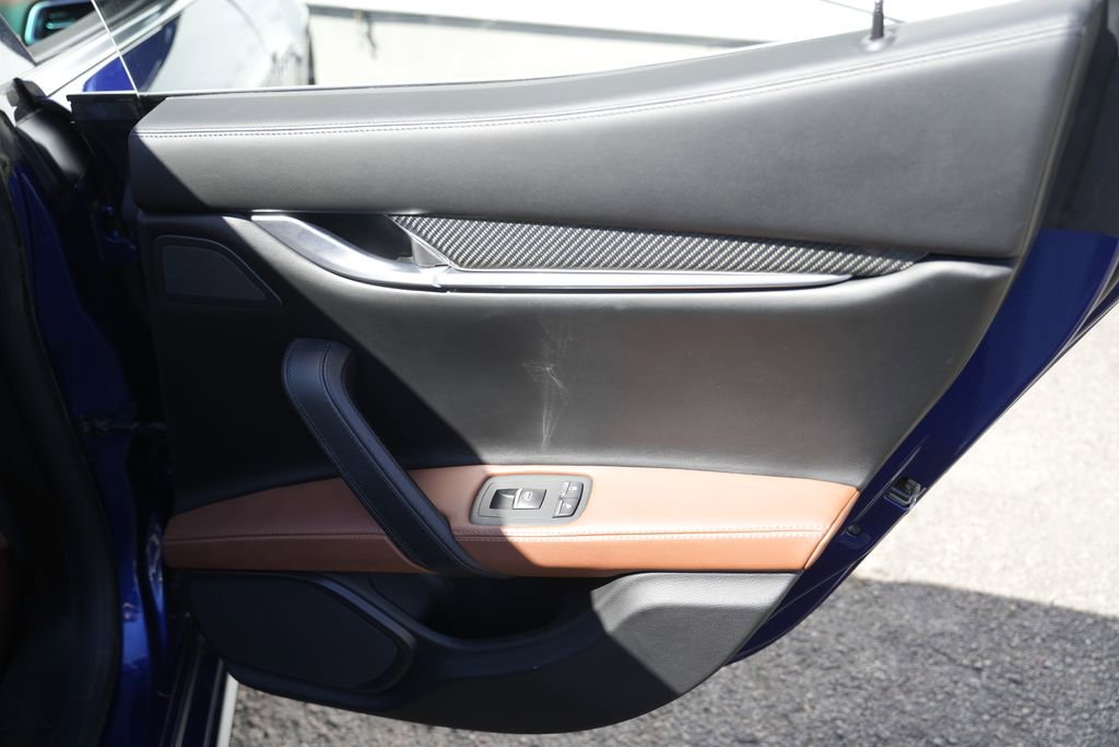 Used 2015 Maserati Ghibli S Q4 AWD/4WD image 37