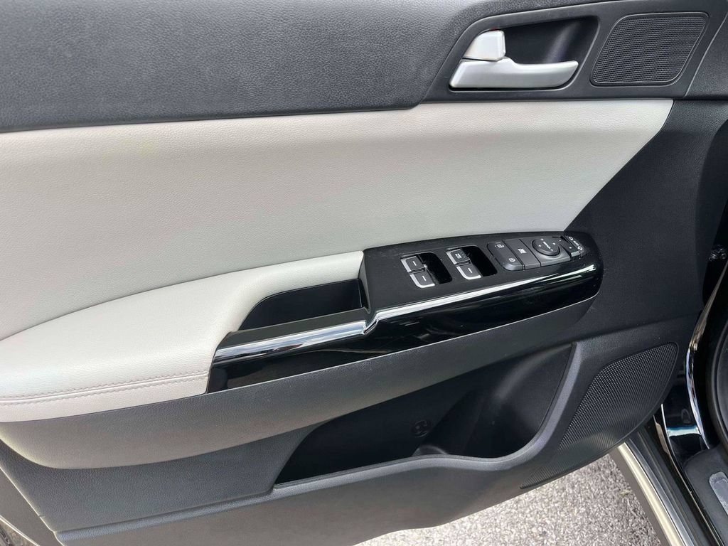Used 2018 Kia Sportage EX w/ EX Sport Appearance Package FWD image 13