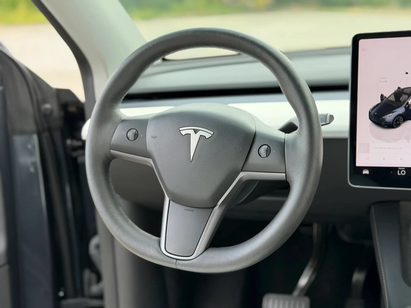 Used 2024 Tesla Model Y Long Range RWD image 25