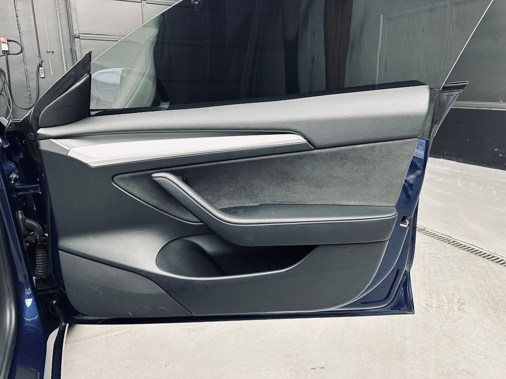 Used 2022 Tesla Model 3 Long Range AWD/4WD image 23