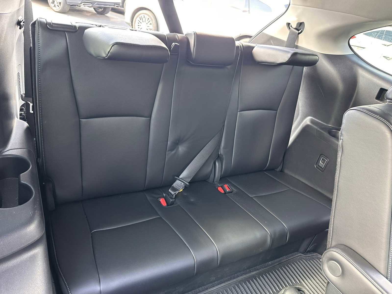 Used 2024 Toyota Highlander Platinum image 11