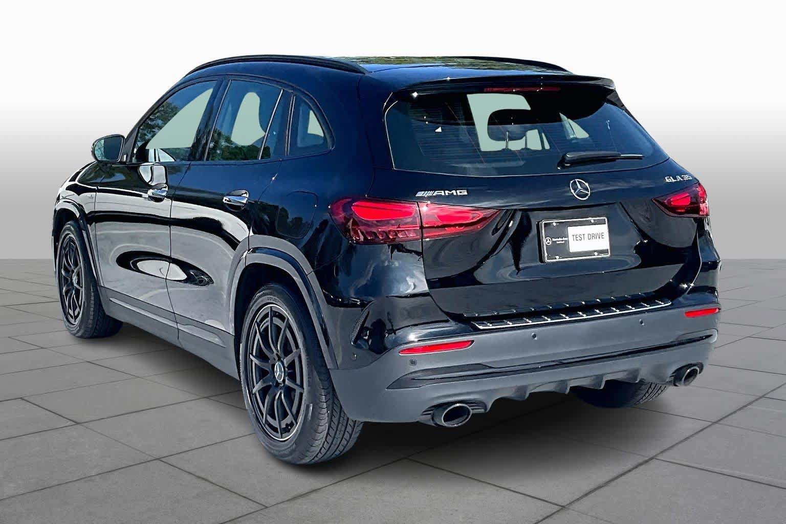 Used 2025 Mercedes-Benz GLA 35 AMG 4MATIC image 12