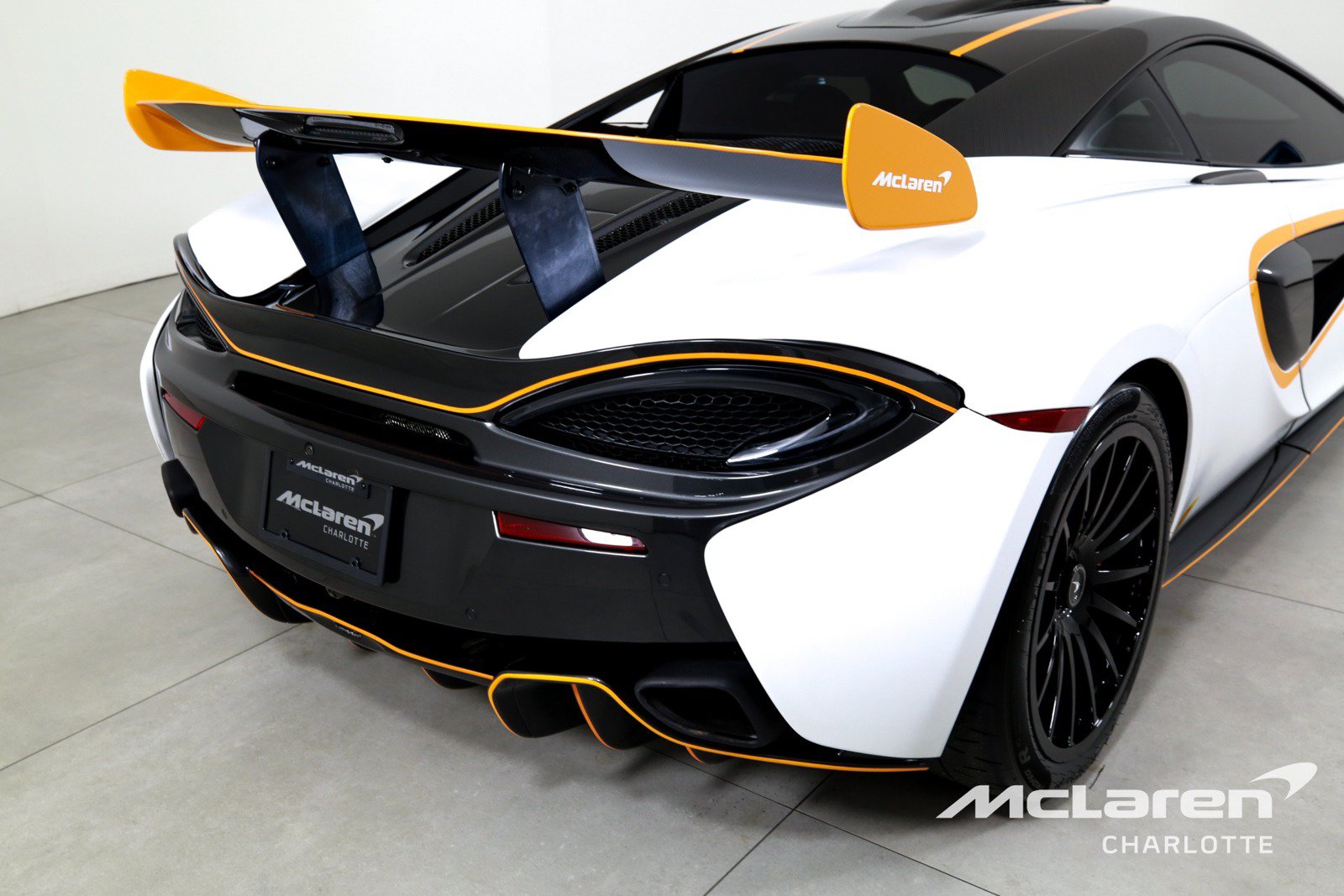Used 2020 McLaren 620R RWD image 35