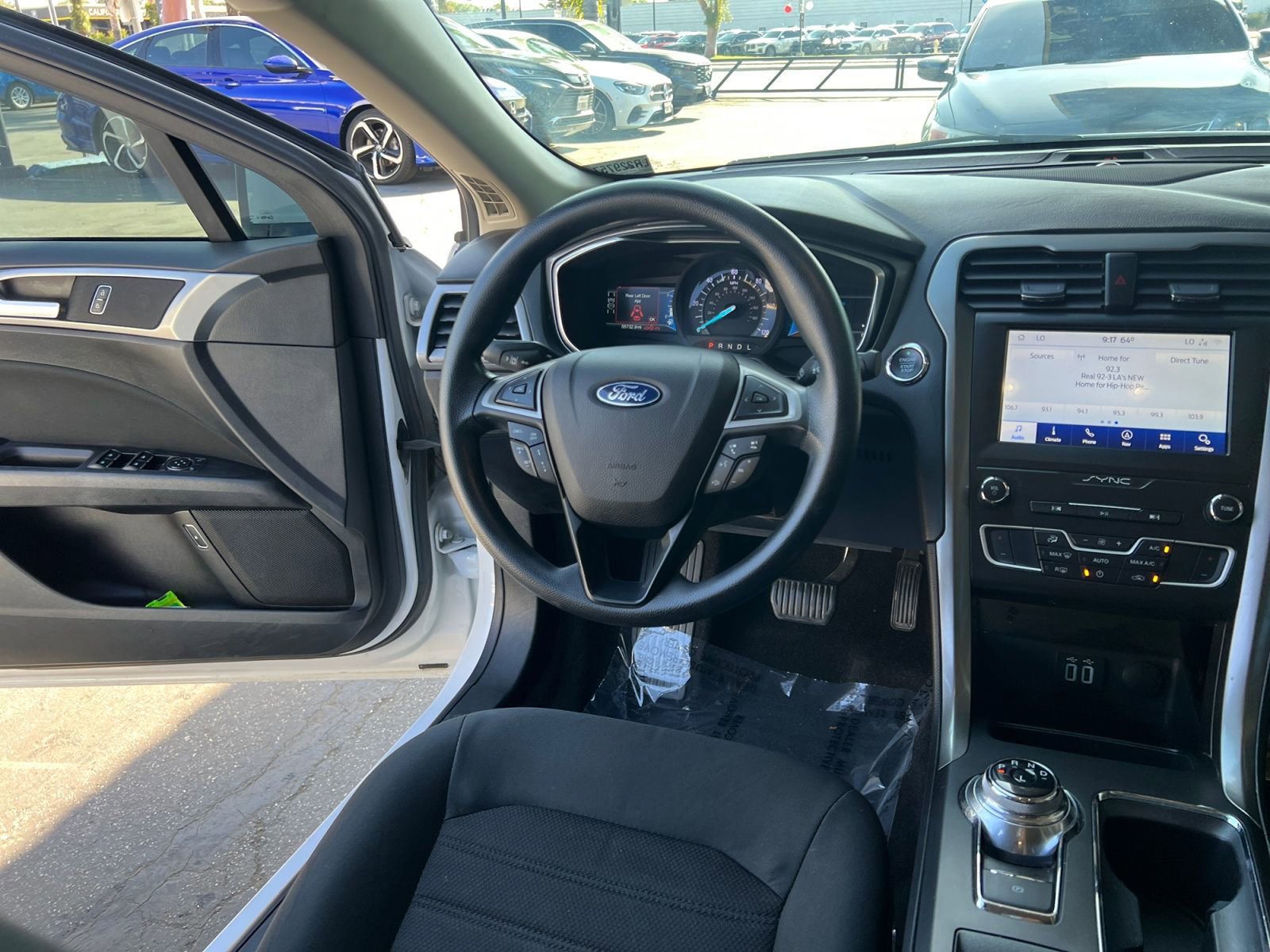 Used 2020 Ford Fusion SE FWD image 19