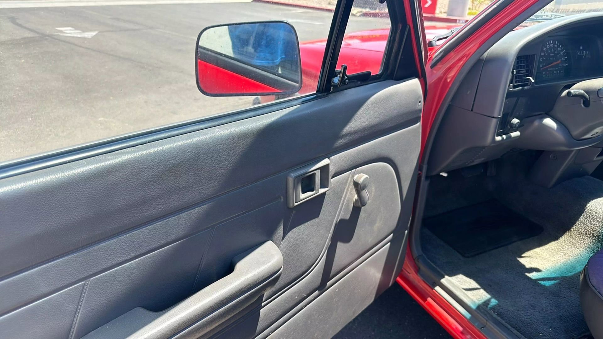 Used 1994 Toyota Pickup DX image 28