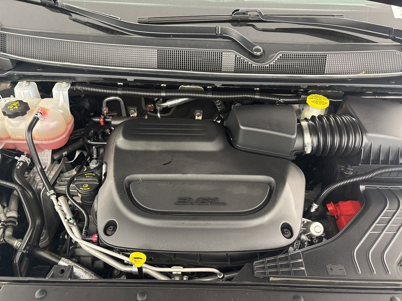 Used 2023 Chrysler Pacifica Limited image 37