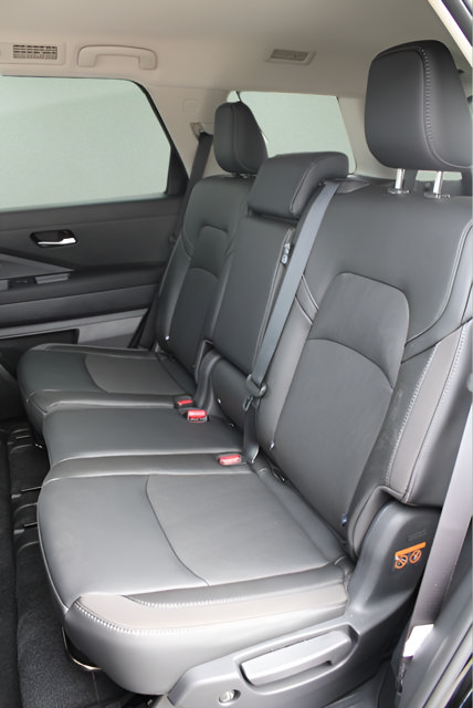 New 2026 Nissan Pathfinder SL AWD/4WD image 18