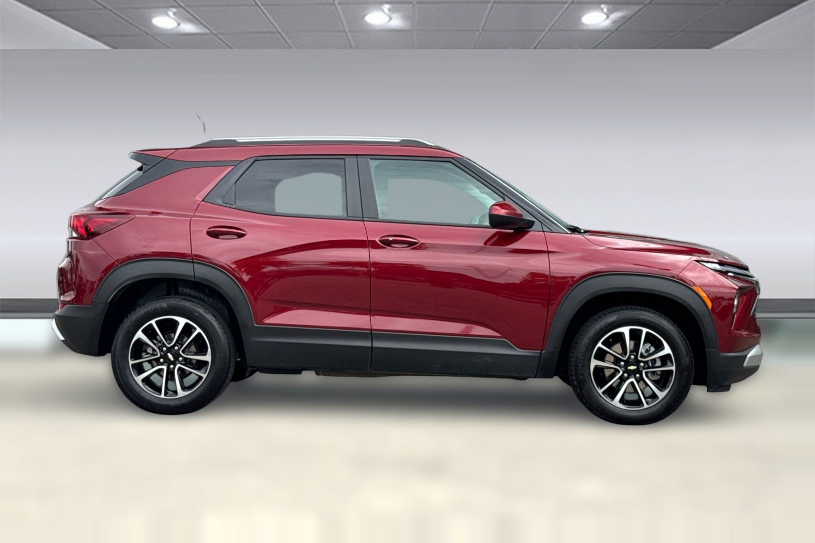 Used 2025 Chevrolet TrailBlazer LT w/ Driver Confidence Package AWD/4WD image 8