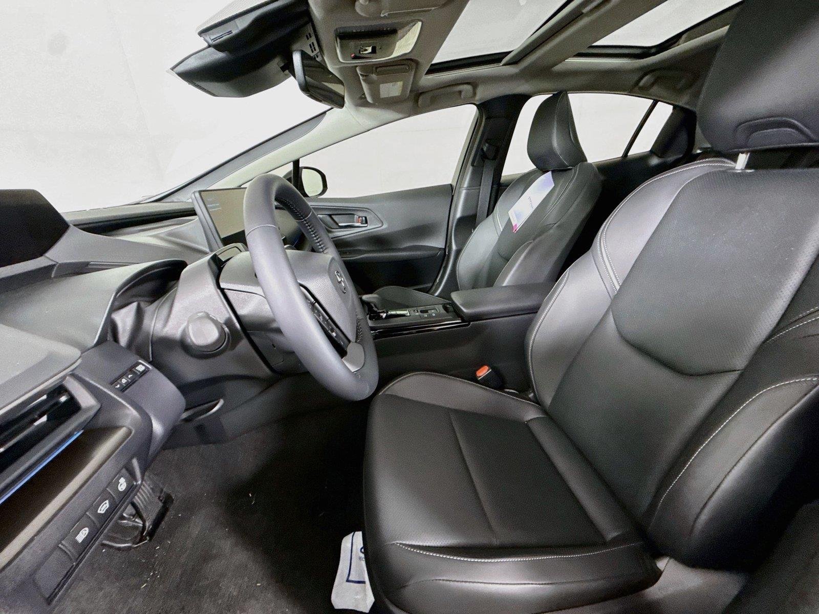 New 2026 Toyota Prius Plug-In Hybrid FWD image 3
