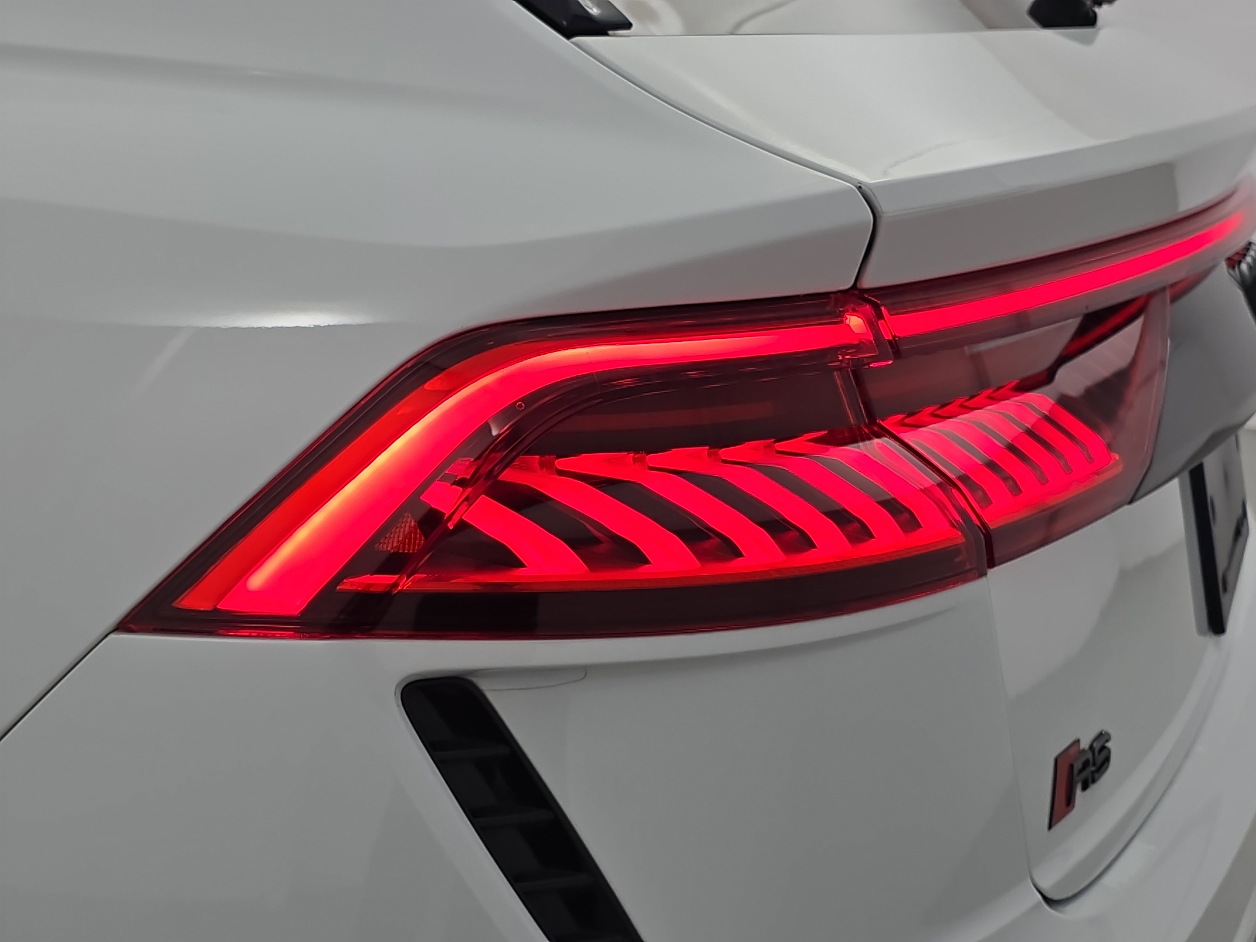 Used 2023 Audi RS Q8 image 35