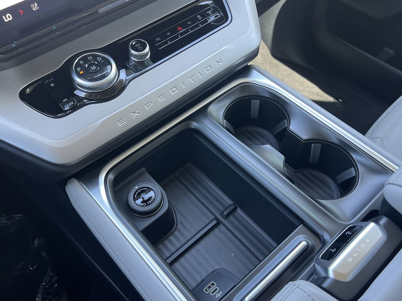 New 2026 Ford Expedition Active image 8