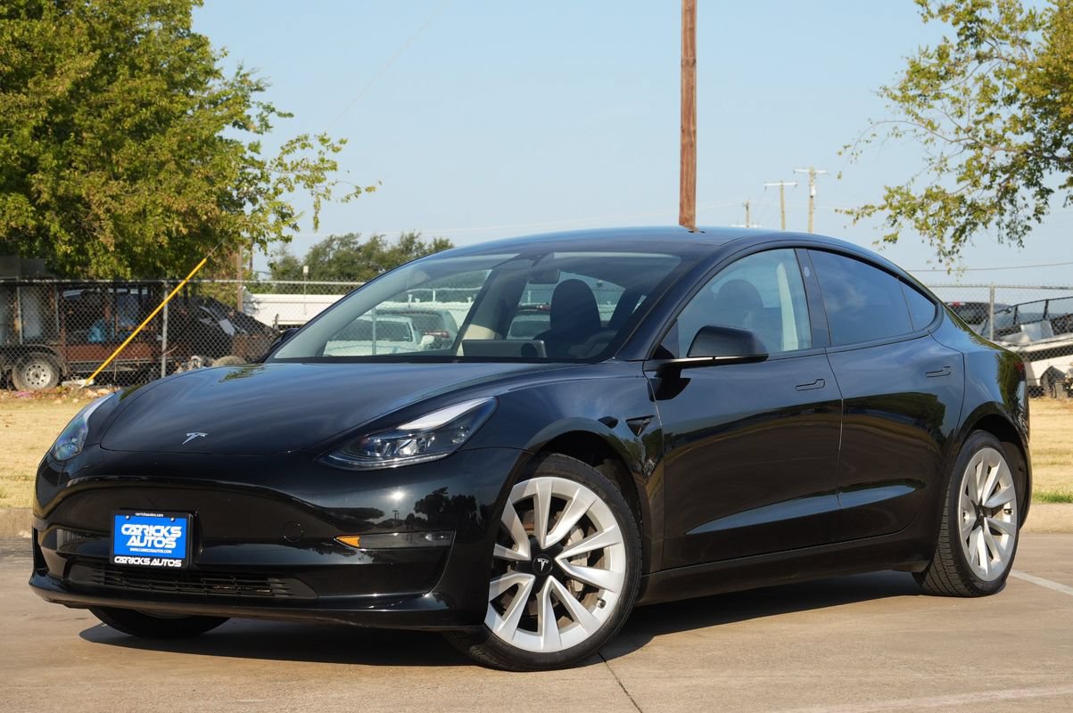 Used 2023 Tesla Model 3 Standard Range RWD image 2