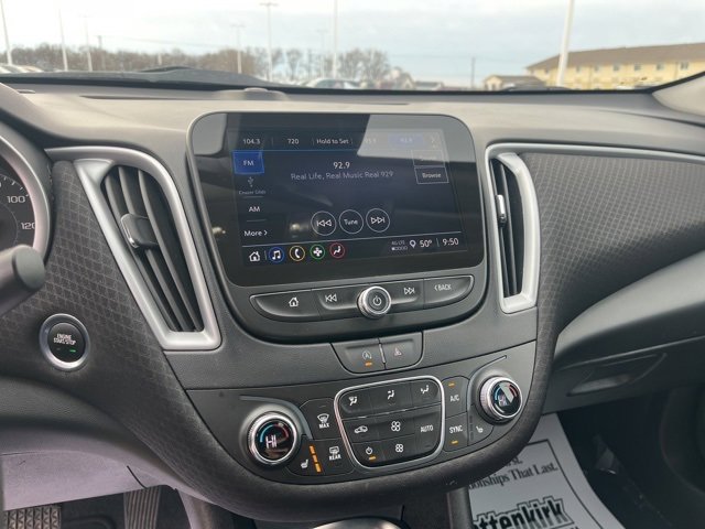 Used 2024 Chevrolet Malibu LT image 24