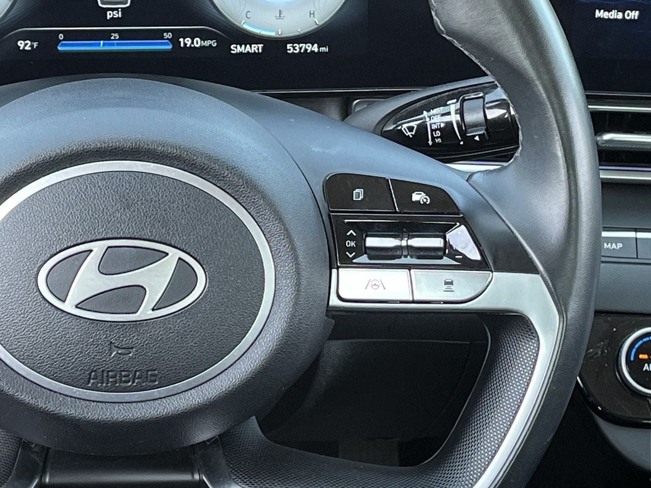 Used 2024 Hyundai Elantra Limited FWD image 14