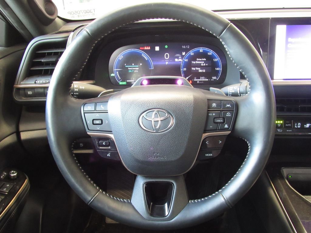 Used 2024 Toyota Crown Platinum AWD/4WD image 24