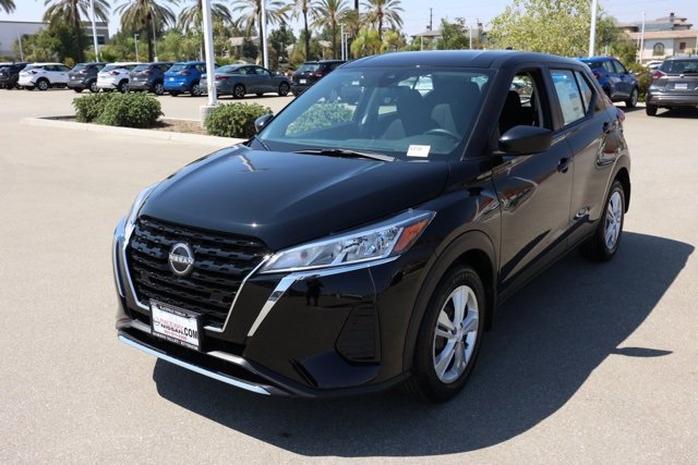 New 2025 Nissan Kicks Play S image 8
