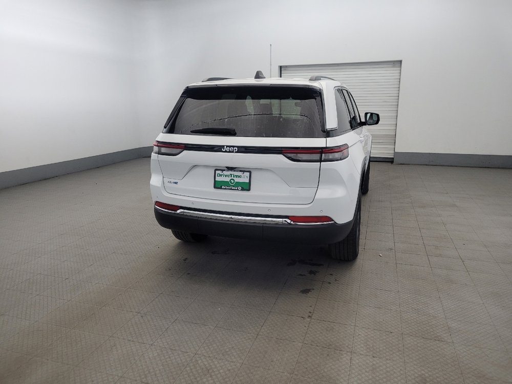 Used 2023 Jeep Grand Cherokee 4WD 4xe image 7