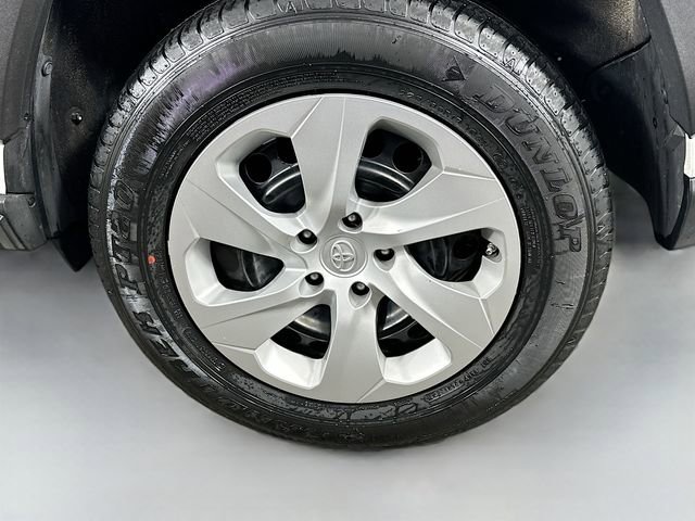 Used 2024 Toyota RAV4 LE AWD/4WD image 28