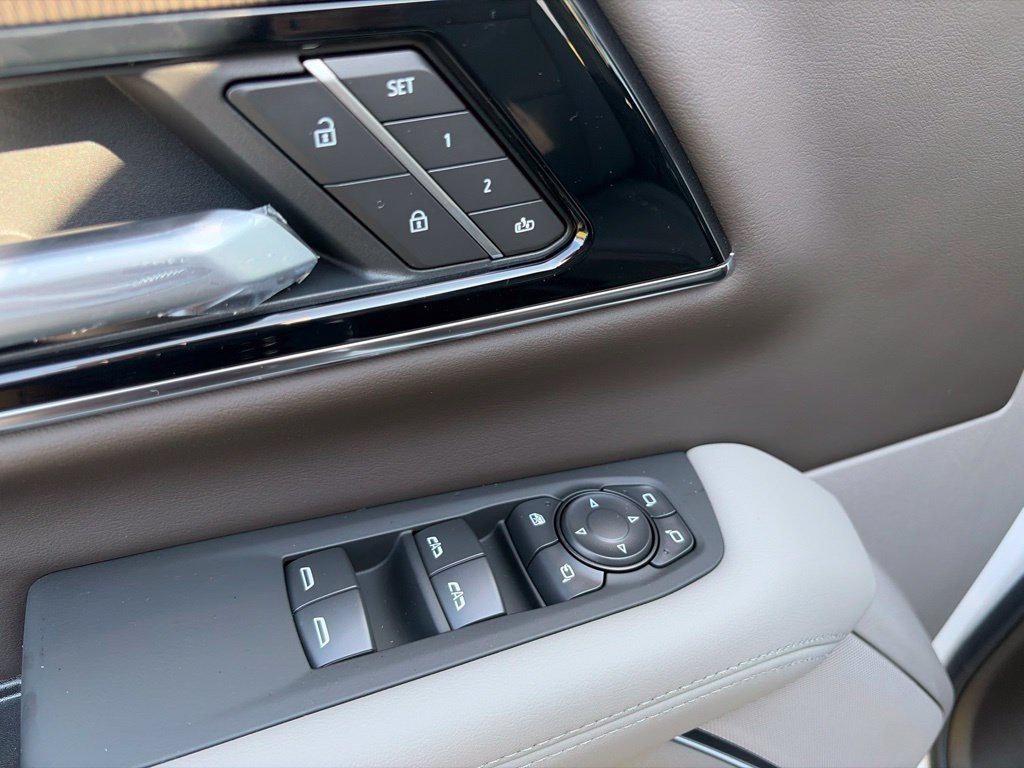 New 2027 GMC Yukon Elevation w/ Elevation Premium Package AWD/4WD image 17