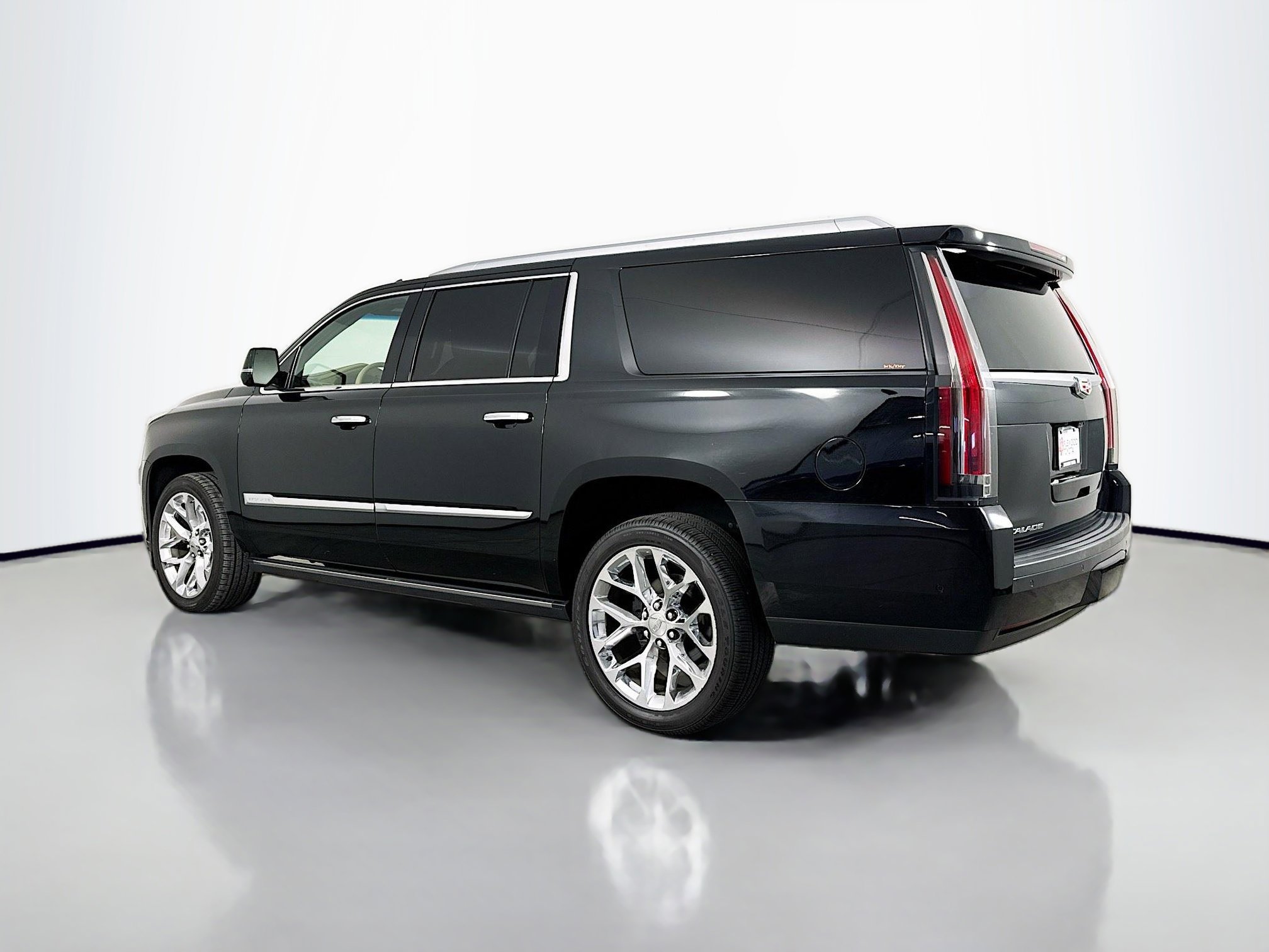 Used 2019 Cadillac Escalade ESV Platinum AWD/4WD image 5