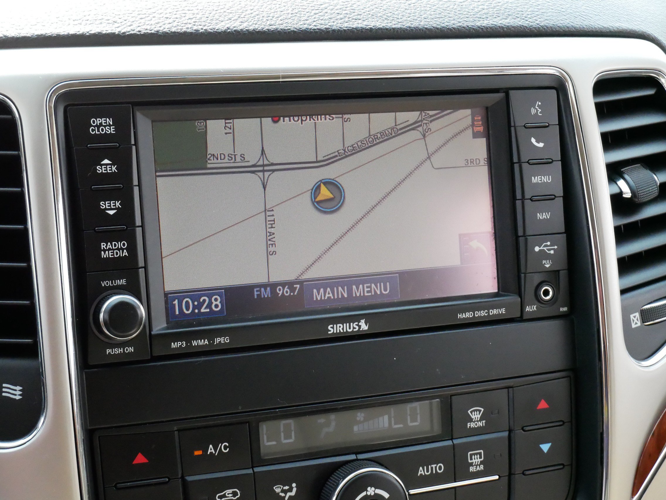 Used 2011 Jeep Grand Cherokee Limited w/ Trailer Tow Group AWD/4WD image 22