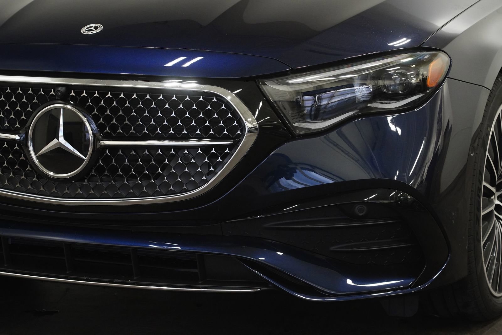 New 2026 Mercedes-Benz E 350 4MATIC Sedan image 11