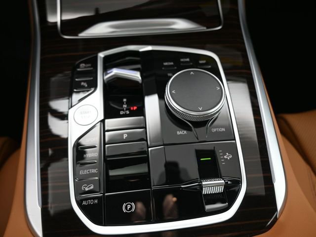 New 2026 BMW X5 xDrive50e w/ Climate Comfort Package image 9