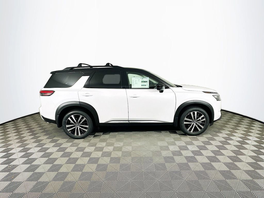 New 2025 Nissan Pathfinder Platinum image 11