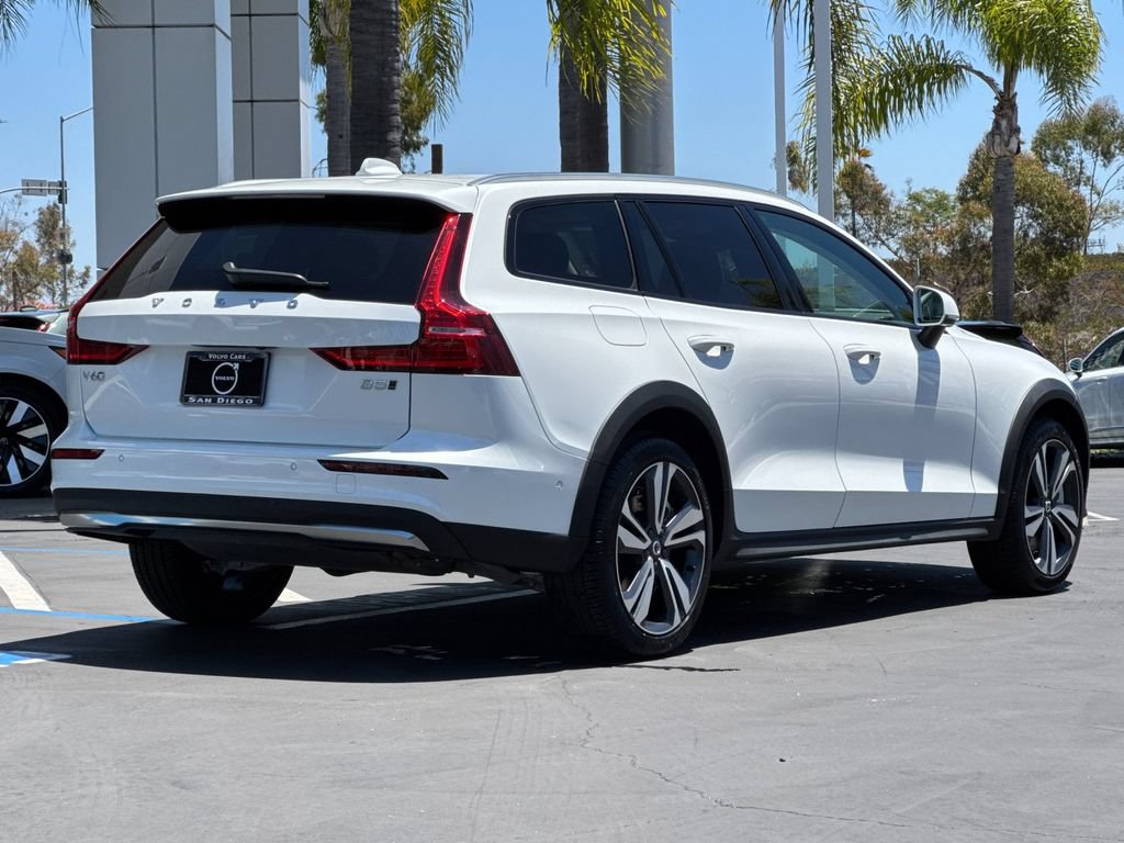 New 2026 Volvo V60 B5 Cross Country Plus w/ Climate Package AWD/4WD image 5