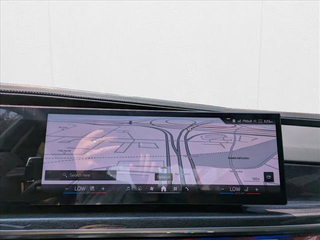 Used 2025 BMW 740i xDrive AWD/4WD image 13
