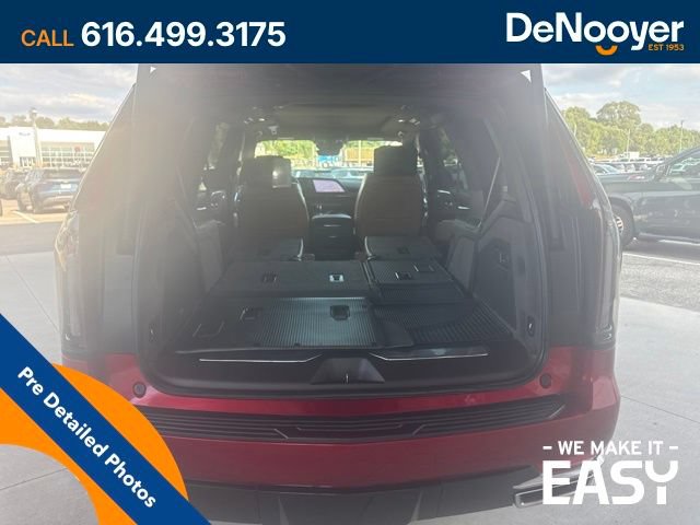 Used 2023 Cadillac Escalade Premium Luxury w/ LPO, Radiant Package AWD/4WD image 36