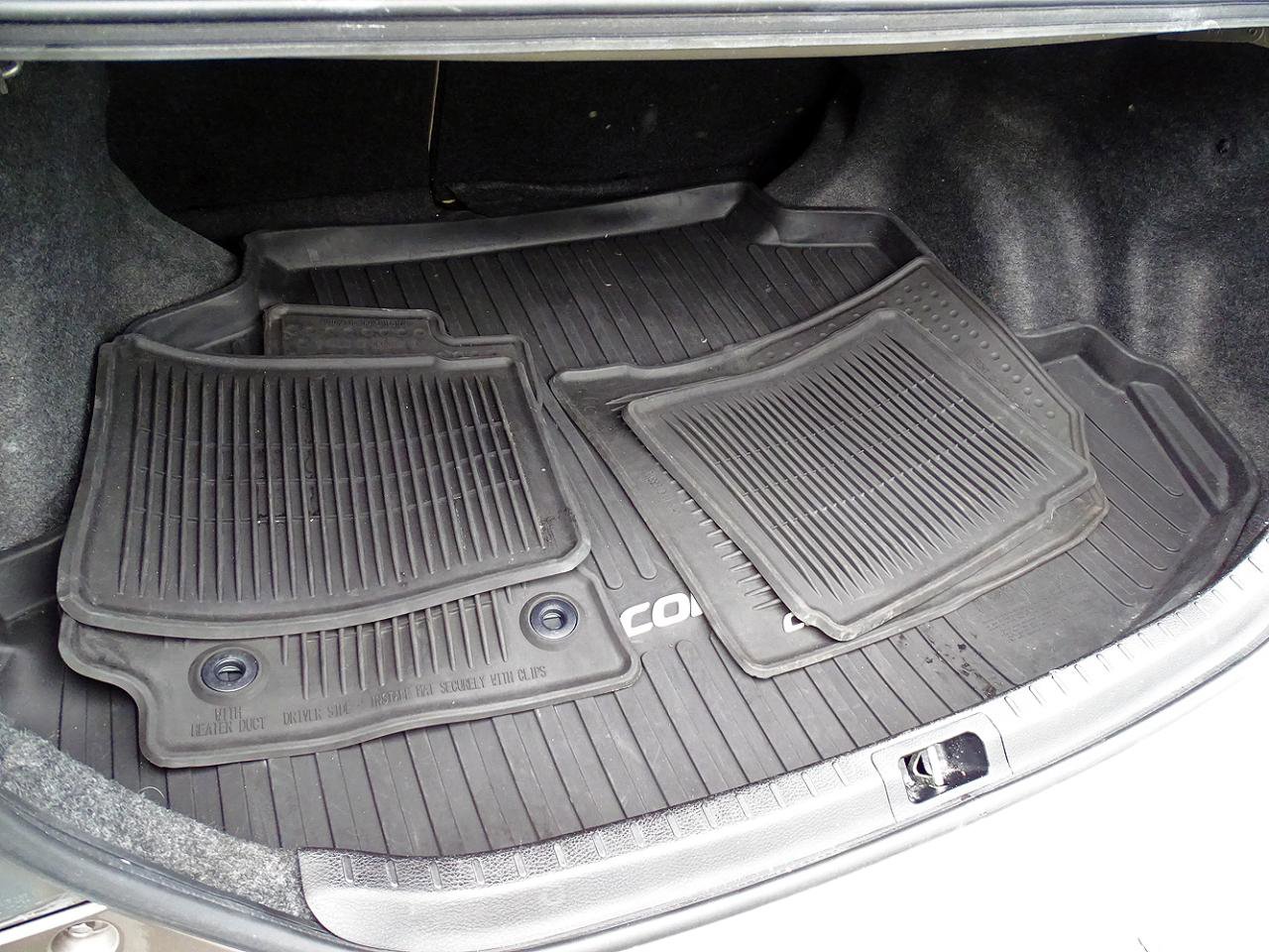 Used 2014 Toyota Corolla LE FWD image 15