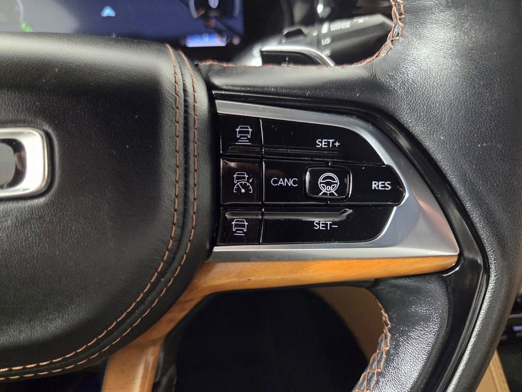 Used 2024 Jeep Grand Cherokee Summit image 18