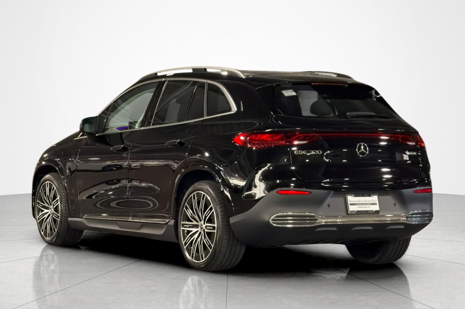 New 2027 Mercedes-Benz EQE 320 4MATIC SUV image 3