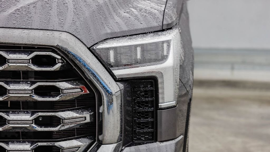 Used 2024 Toyota Tundra Platinum image 5