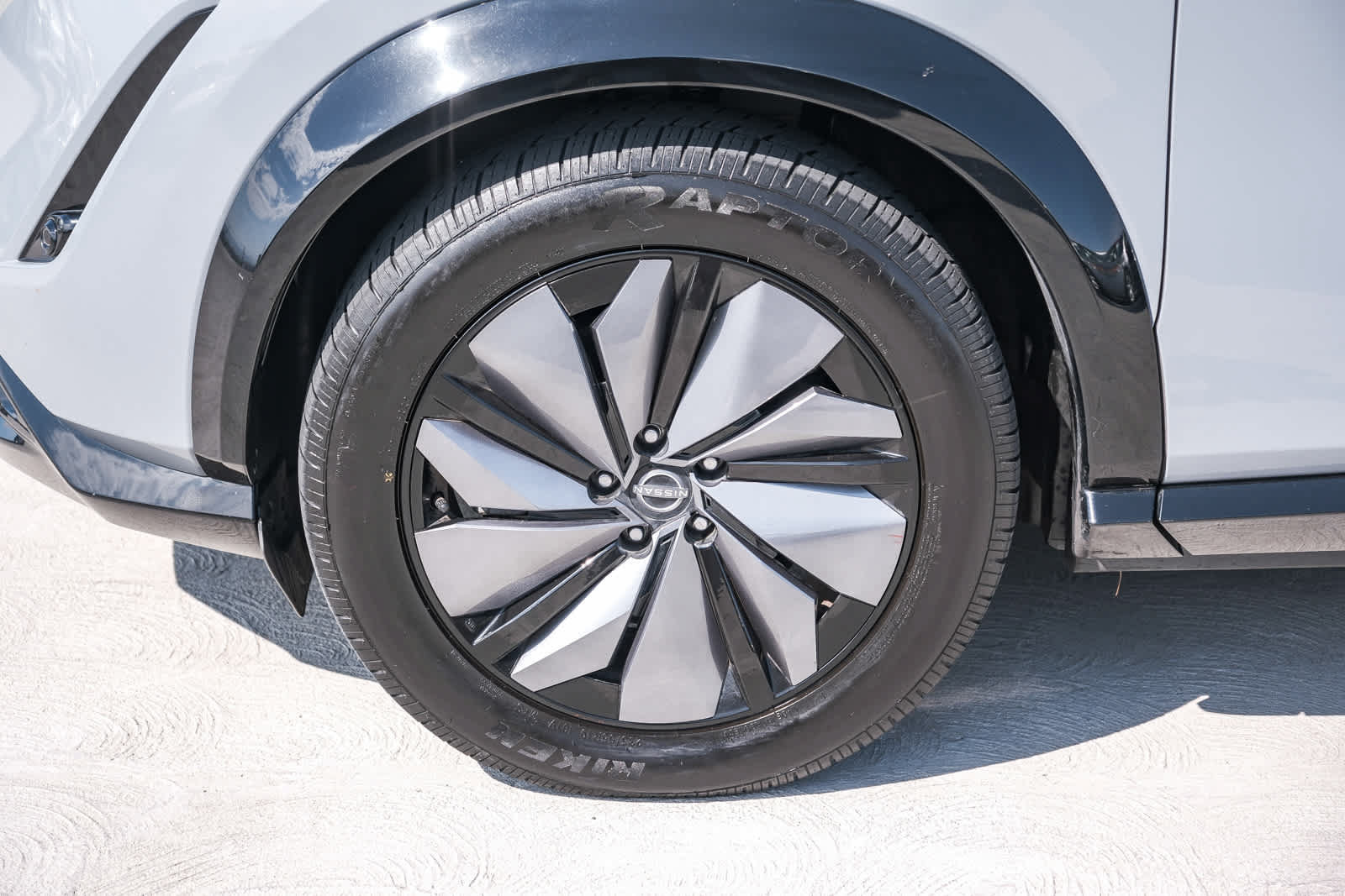 Used 2023 Nissan Ariya FWD image 10