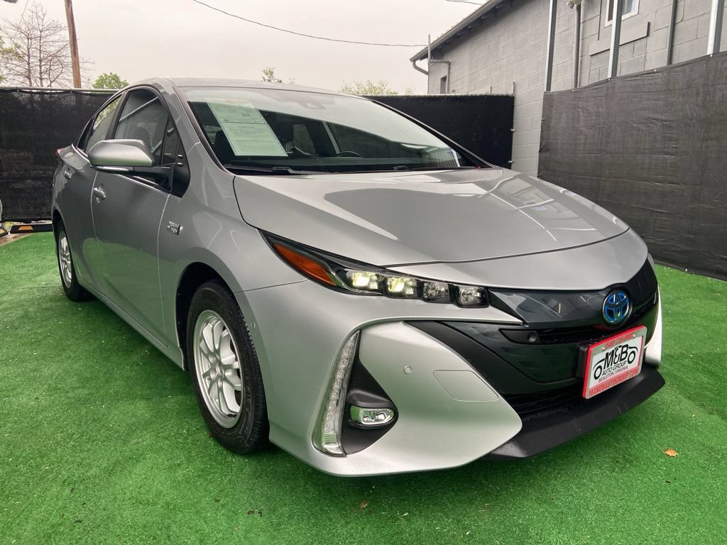 Used 2022 Toyota Prius Prime Limited FWD image 1