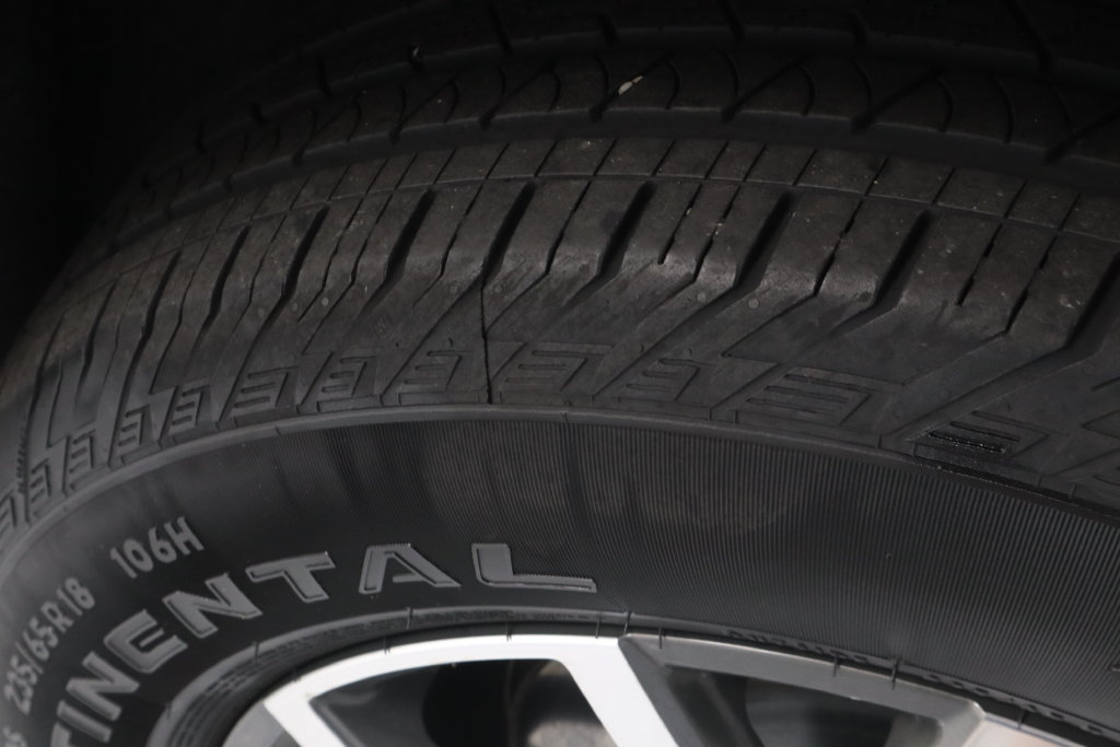 Used 2023 GMC Acadia SLE FWD image 19