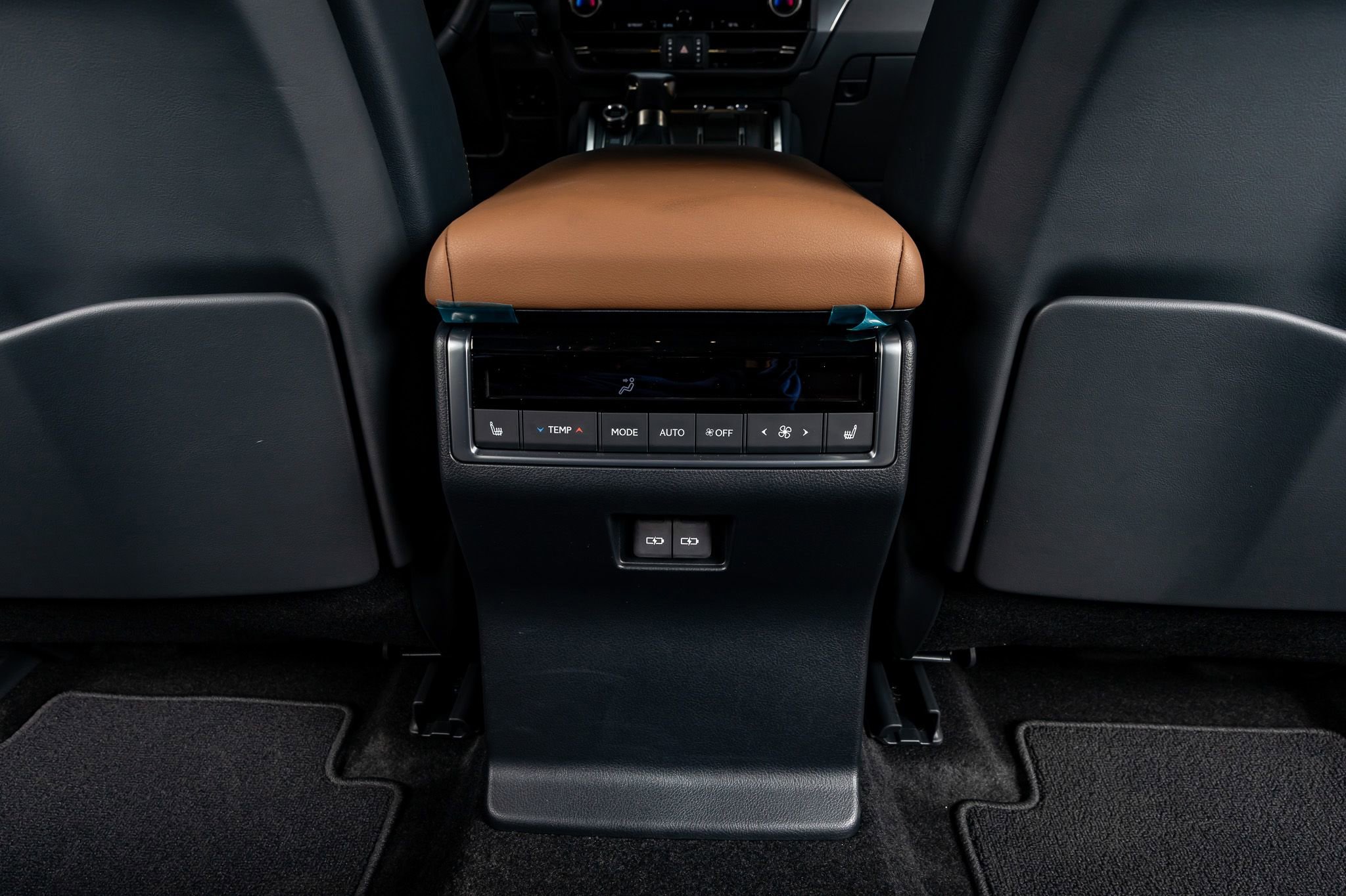 Used 2025 Lexus GX 550 w/ Cold Area Package image 33