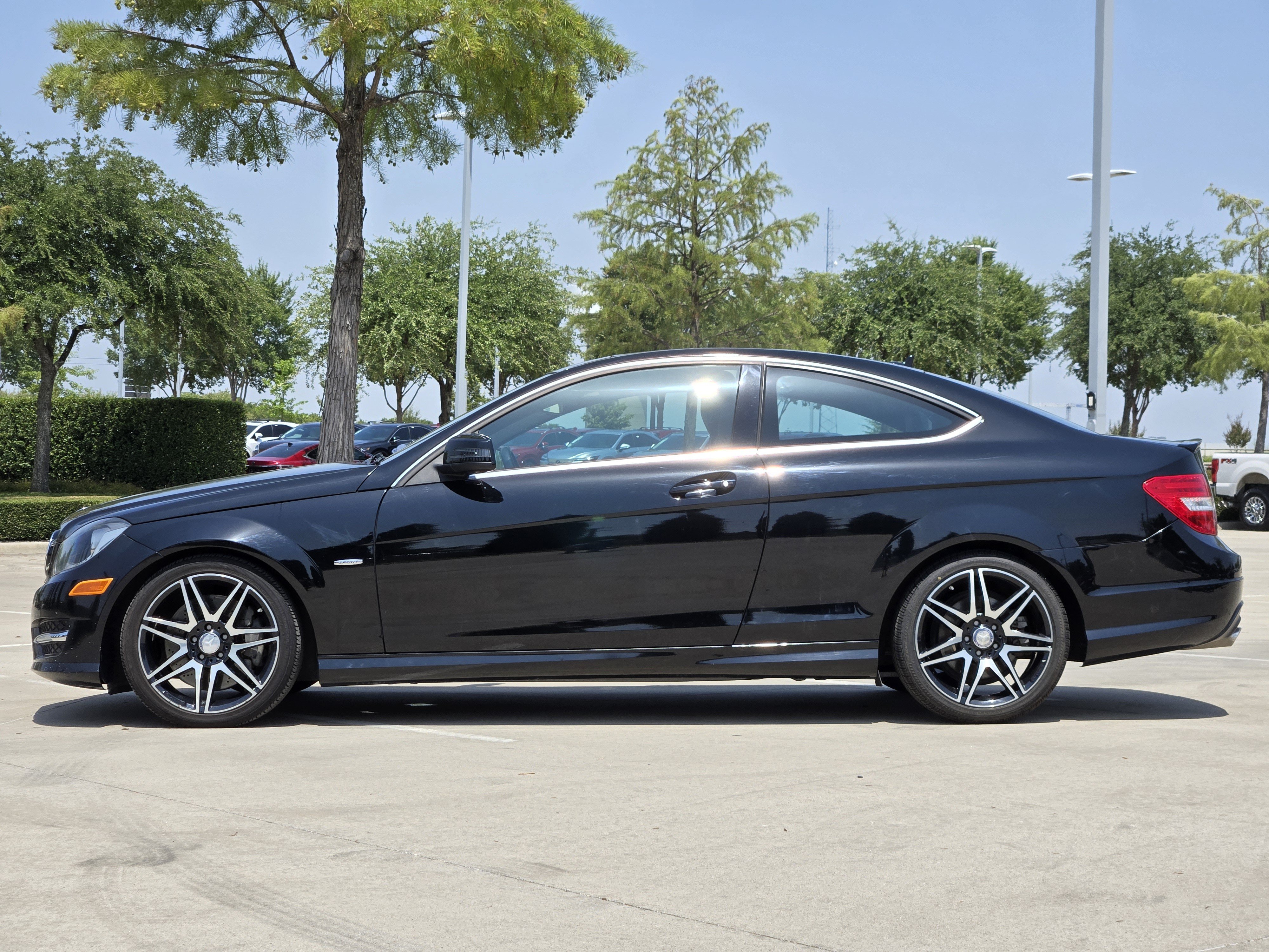 Used 2013 Mercedes-Benz C 250 Coupe image 2