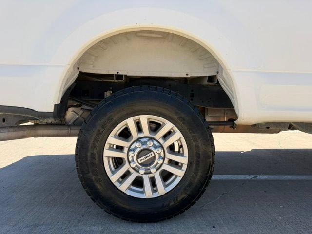Used 2017 Ford F250 XL w/ Power Equipment Group AWD/4WD image 9