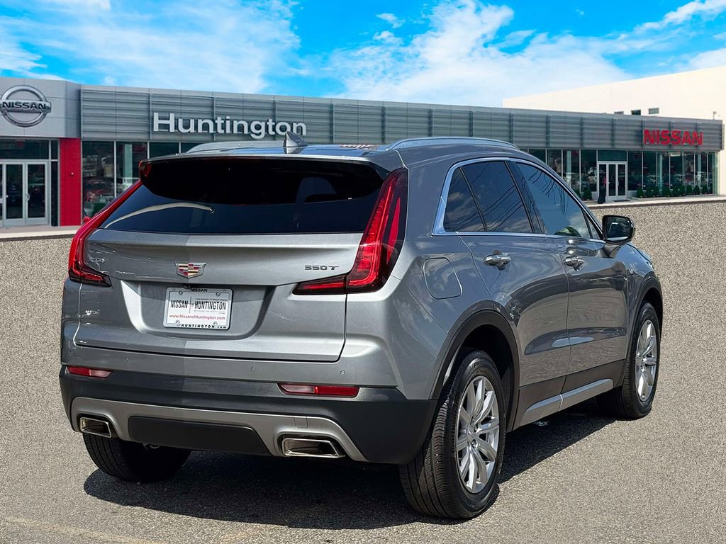 Used 2023 Cadillac XT4 Premium Luxury w/ Cold Weather Package AWD/4WD image 4