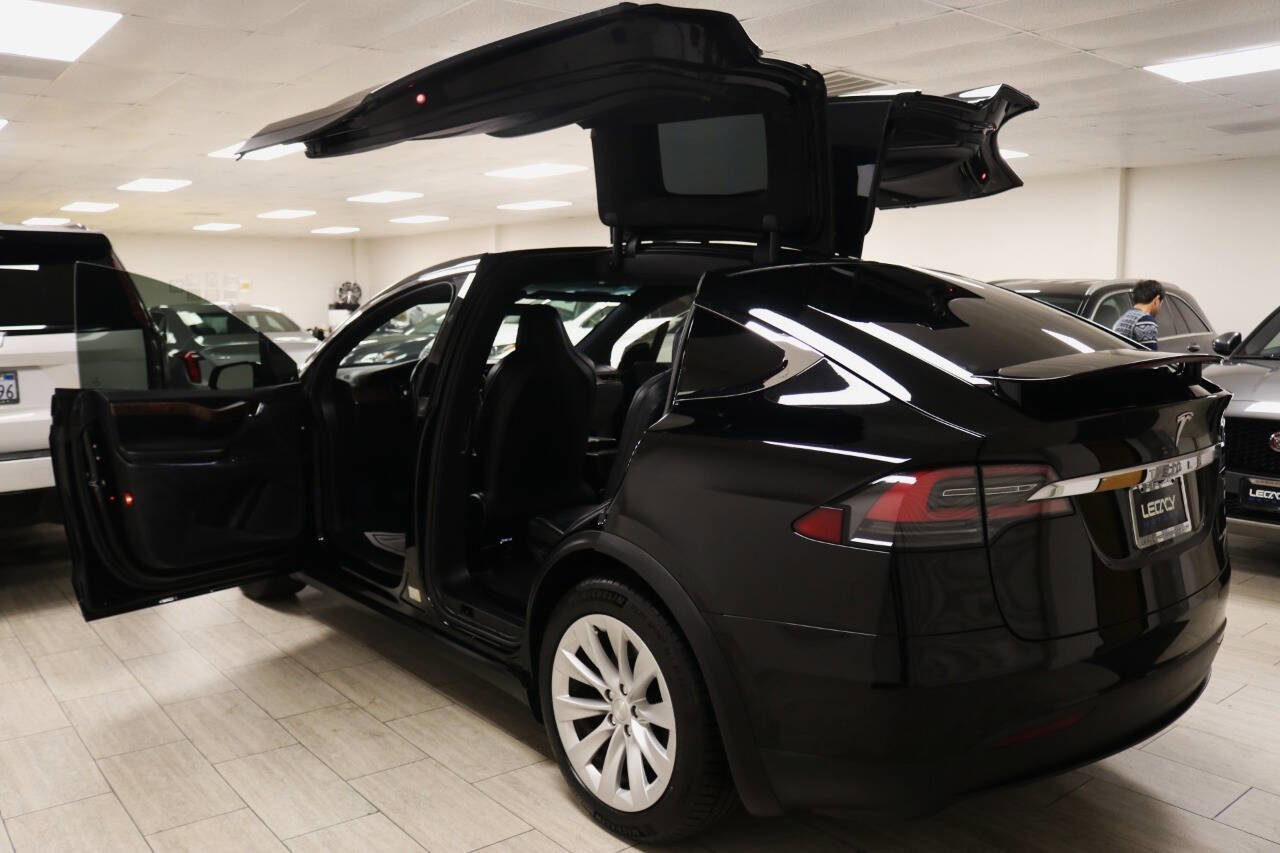 Used 2020 Tesla Model X image 10