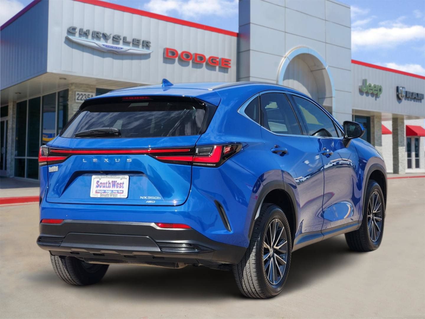 Used 2023 Lexus NX 350h AWD w/ Towing Package (2000 Lbs) image 5