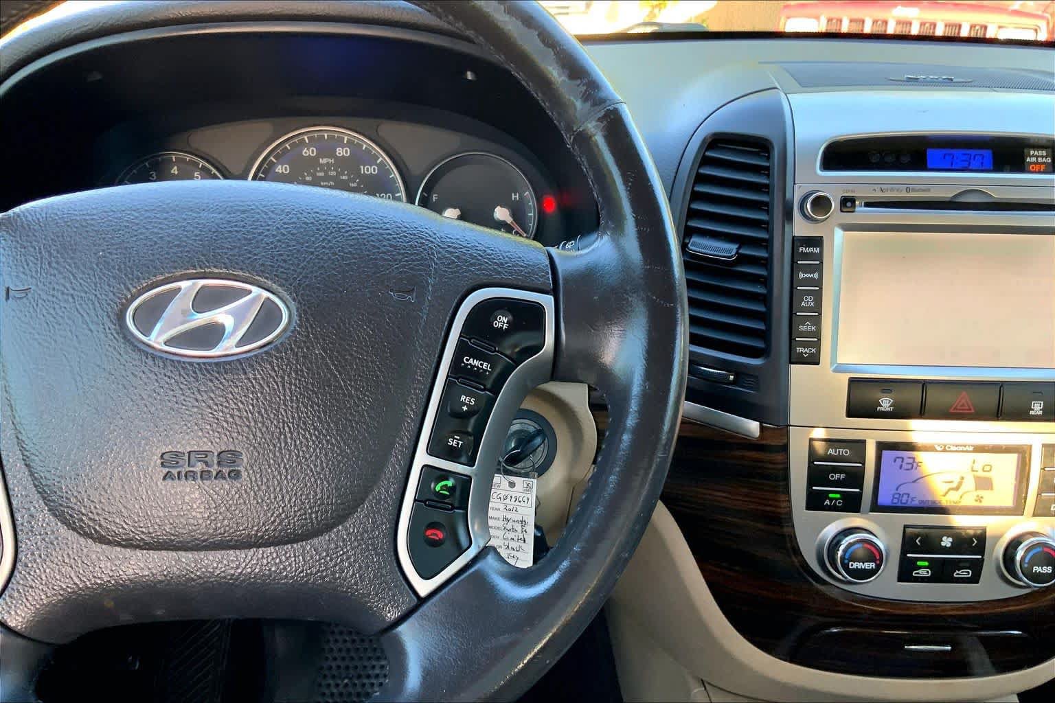 Used 2012 Hyundai Santa Fe Limited w/ Navigation Pkg 4 FWD image 24