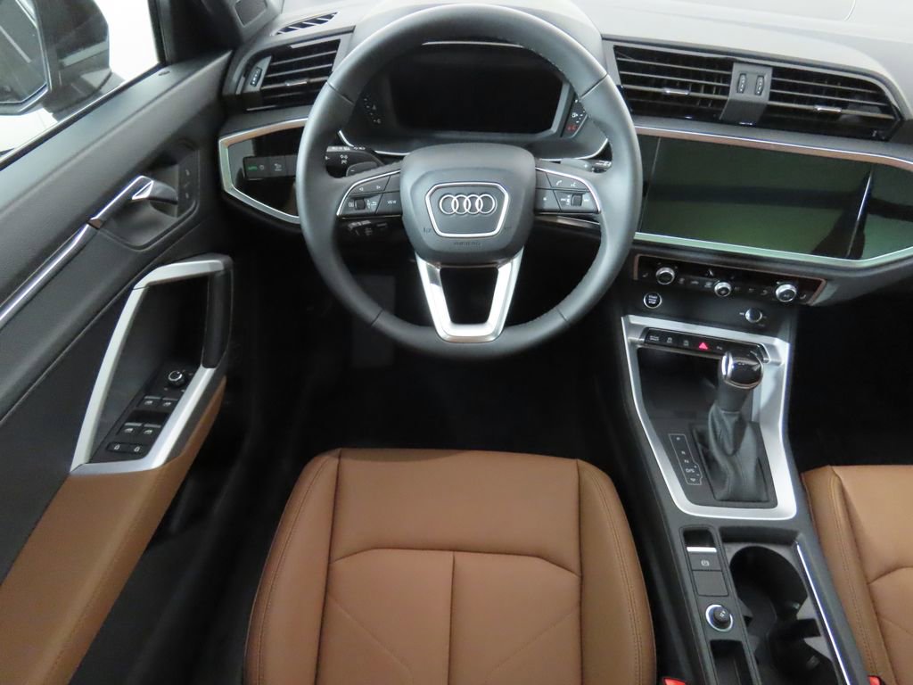 Certified 2025 Audi Q3 2.0T Premium w/ Convenience Package image 10