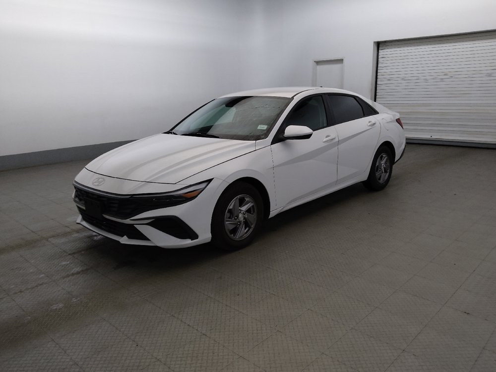 Used 2024 Hyundai Elantra SE FWD image 2