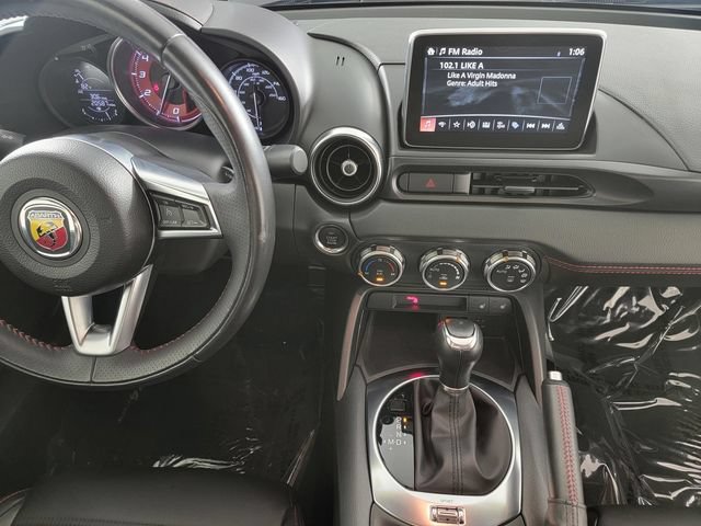 Used 2020 FIAT 124 Spider Abarth w/ Convenience Group RWD image 18
