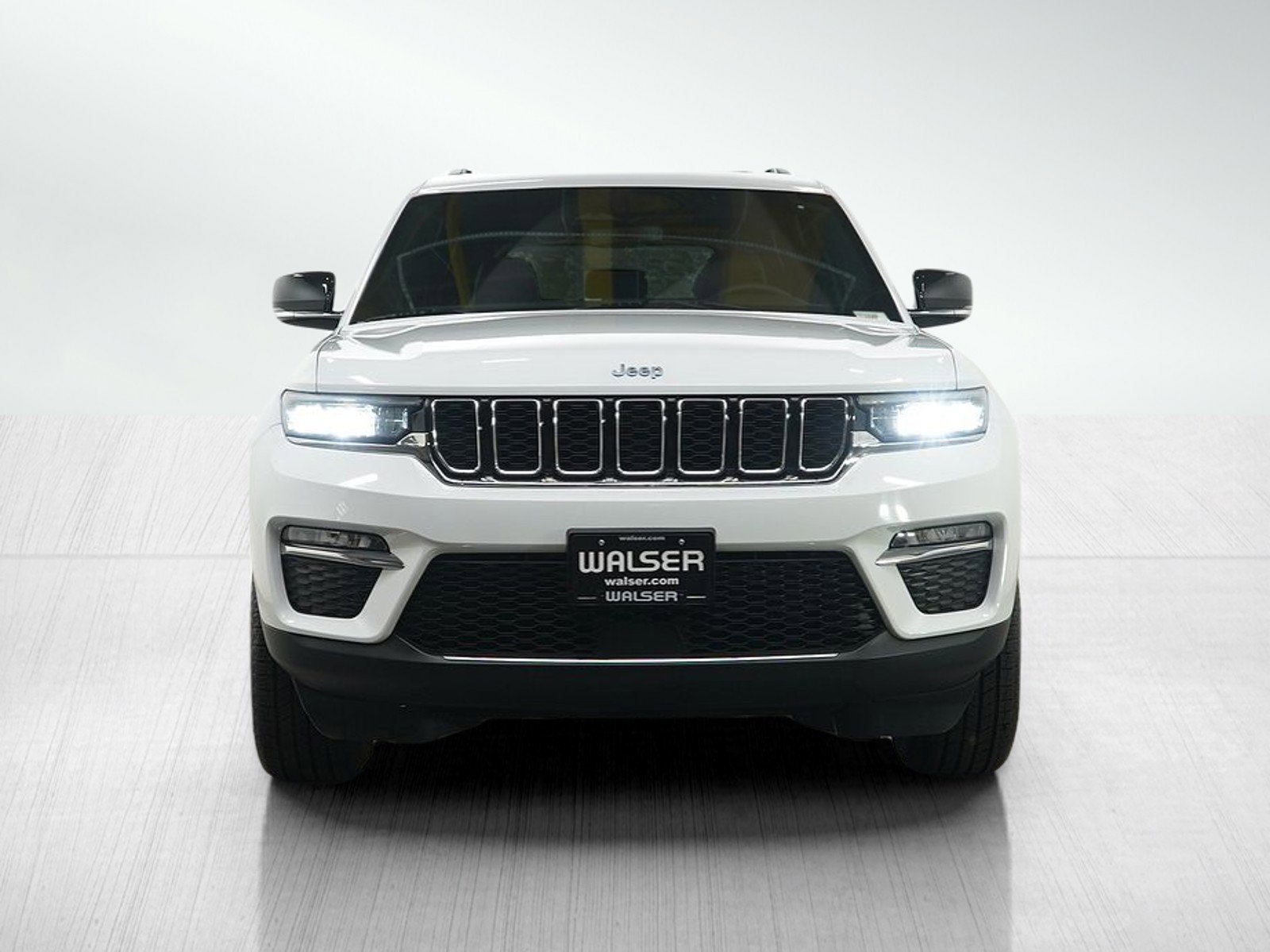 Used 2024 Jeep Grand Cherokee Limited 4xe image 8