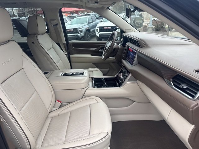Used 2021 GMC Yukon XL Denali w/ Denali Ultimate Package image 6